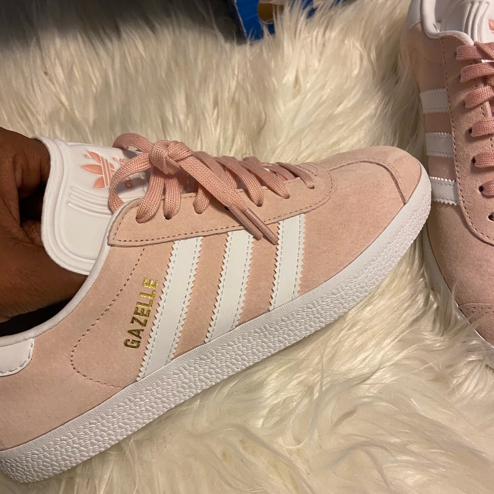 Sneakers - Picture 2 of 3